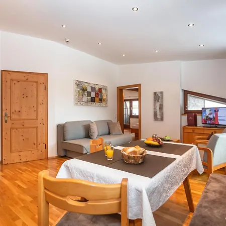 Buchner Apartment *